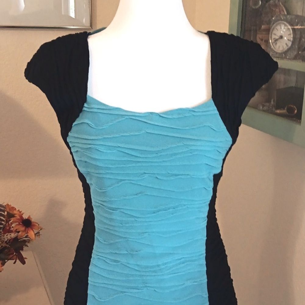 roz & ali Colorblock Dress - Picture 2 of 11